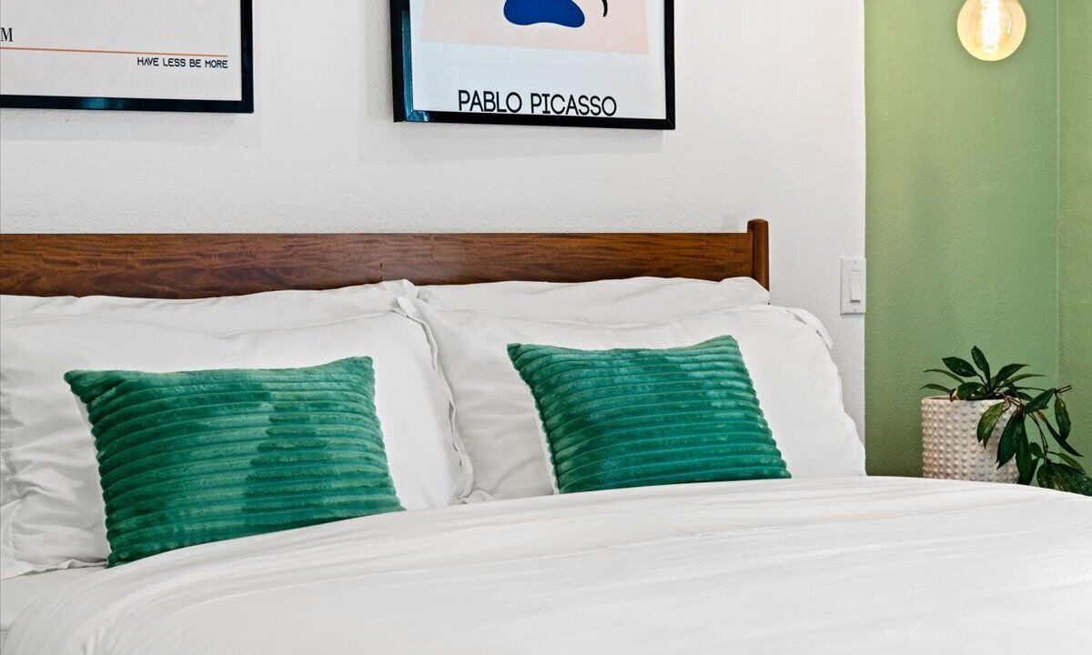 Photo of Bedroom in Racquet Club South