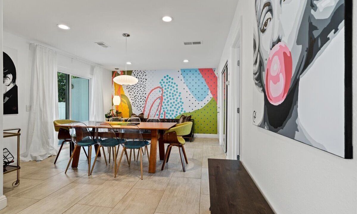 Photo of Livingroom in Racquet Club South