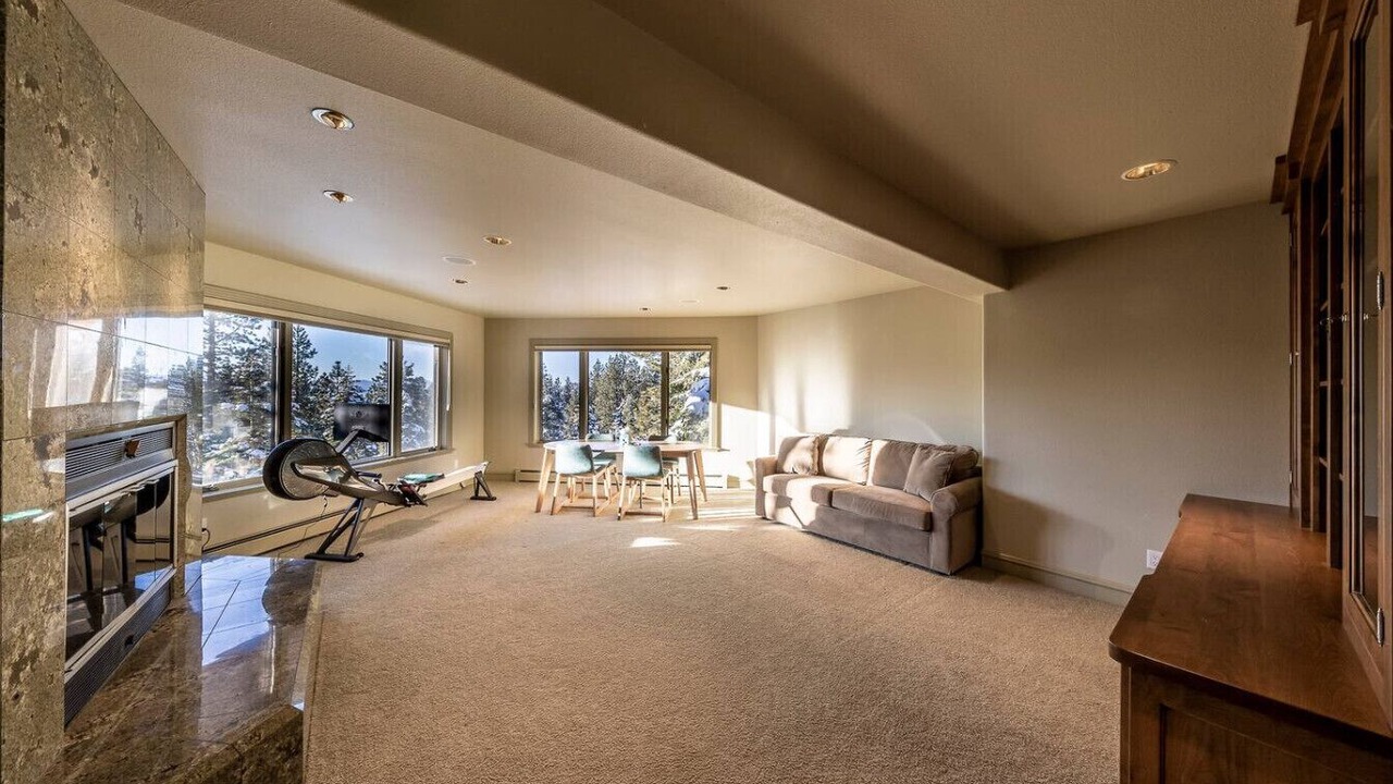 Photo of Livingroom in Lower Kingsbury