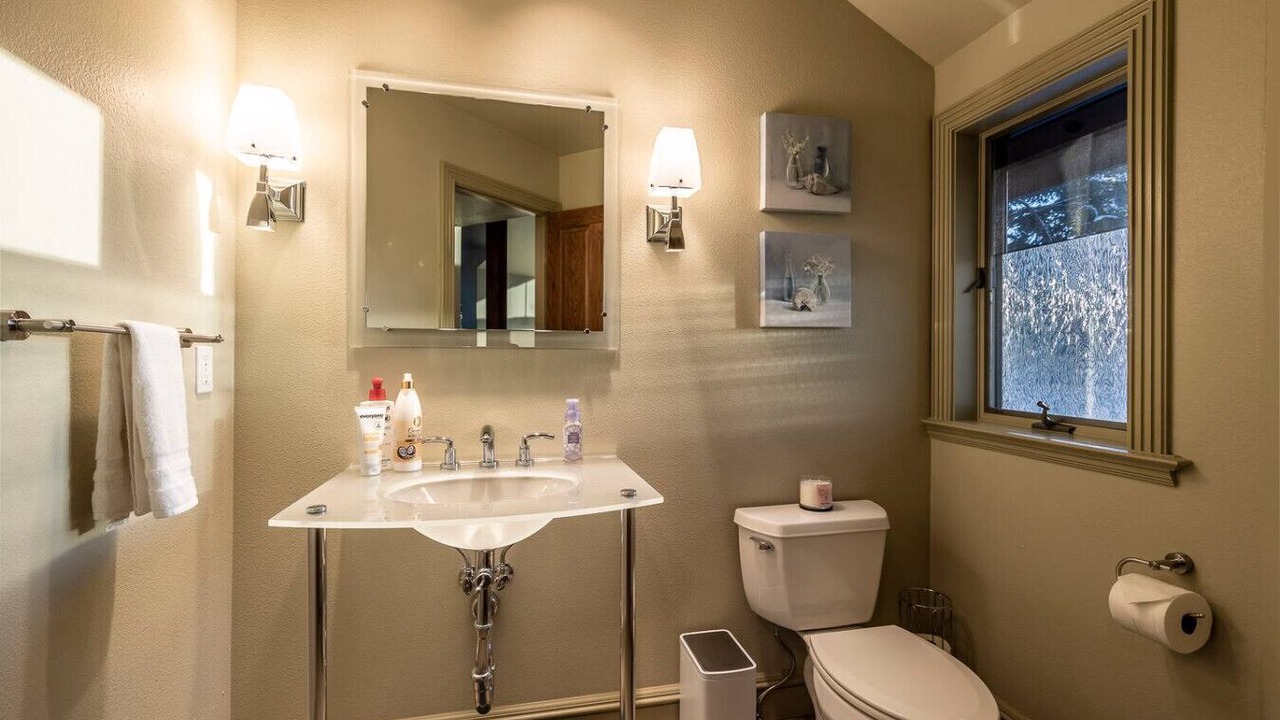 Photo of Bathroom in Lower Kingsbury