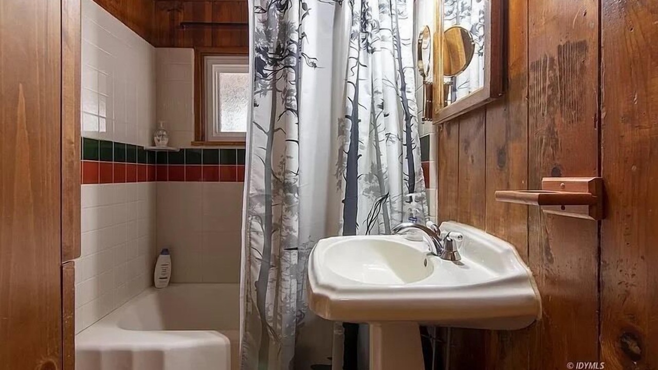 Photo of Bathroom in Idyllwild