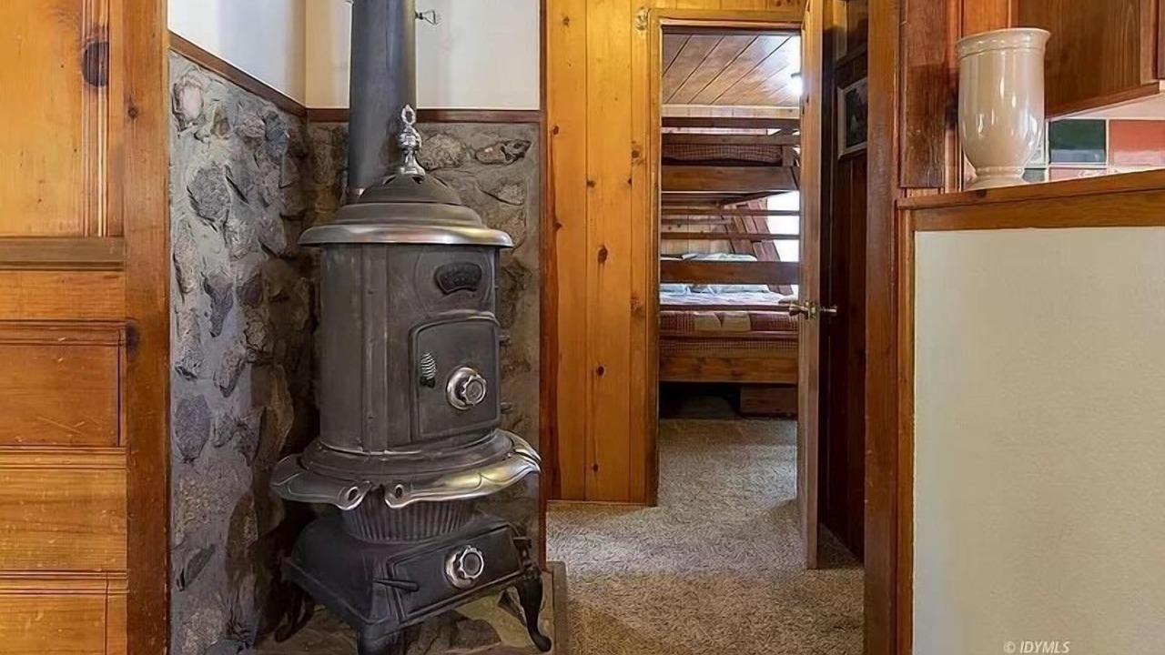 Photo of Bedroom in Idyllwild