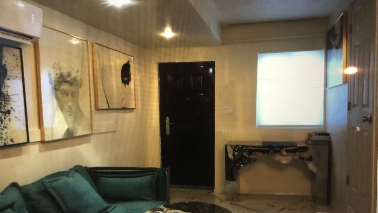 Photo of Livingroom in Wilshire Center