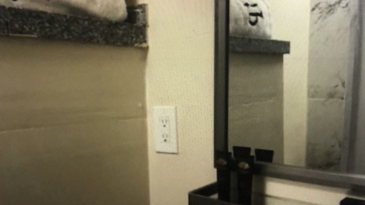 Photo of Bathroom in Wilshire Center