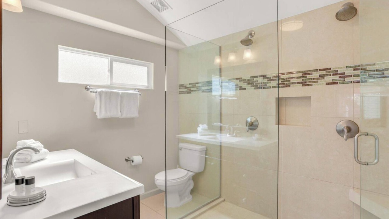 Photo of Bathroom in Sunrise Vista Chino