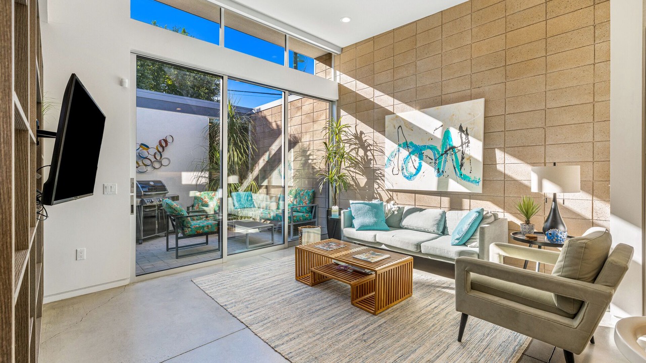 Photo of Livingroom in Palm Desert