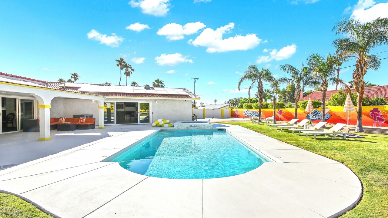 Photo of Outdoor in Racquet Club South