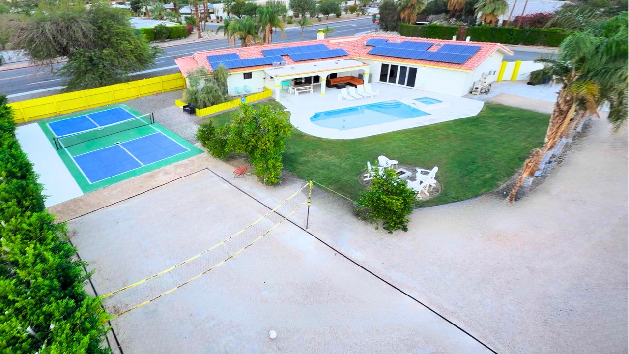 Photo of Outdoor in Racquet Club South