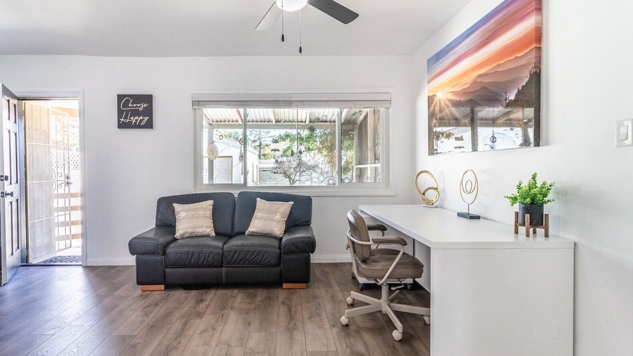 Photo of Livingroom in North Hollywood