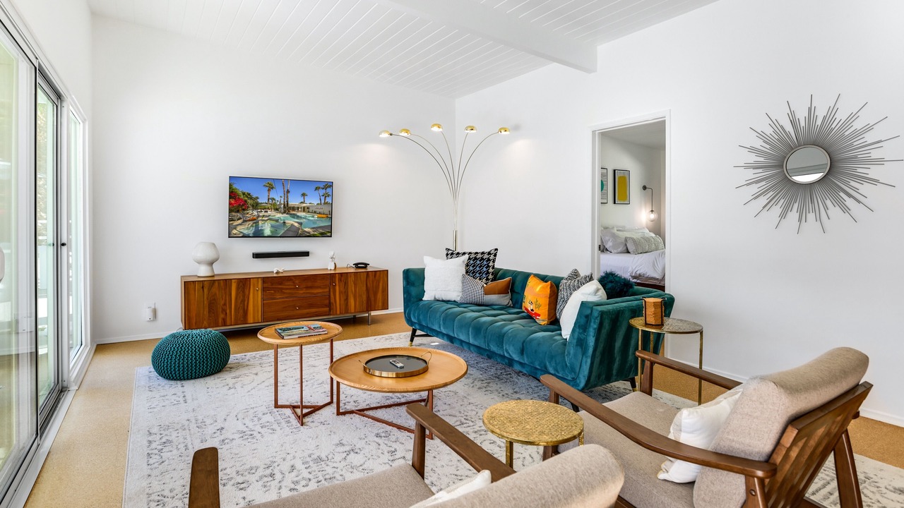 Photo of Livingroom in Racquet Club Estates
