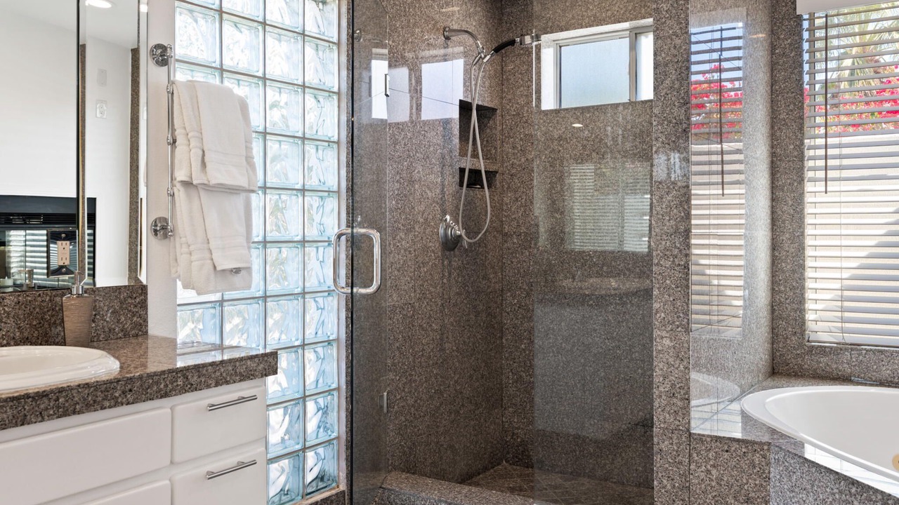 Photo of Bathroom in Araby Commons