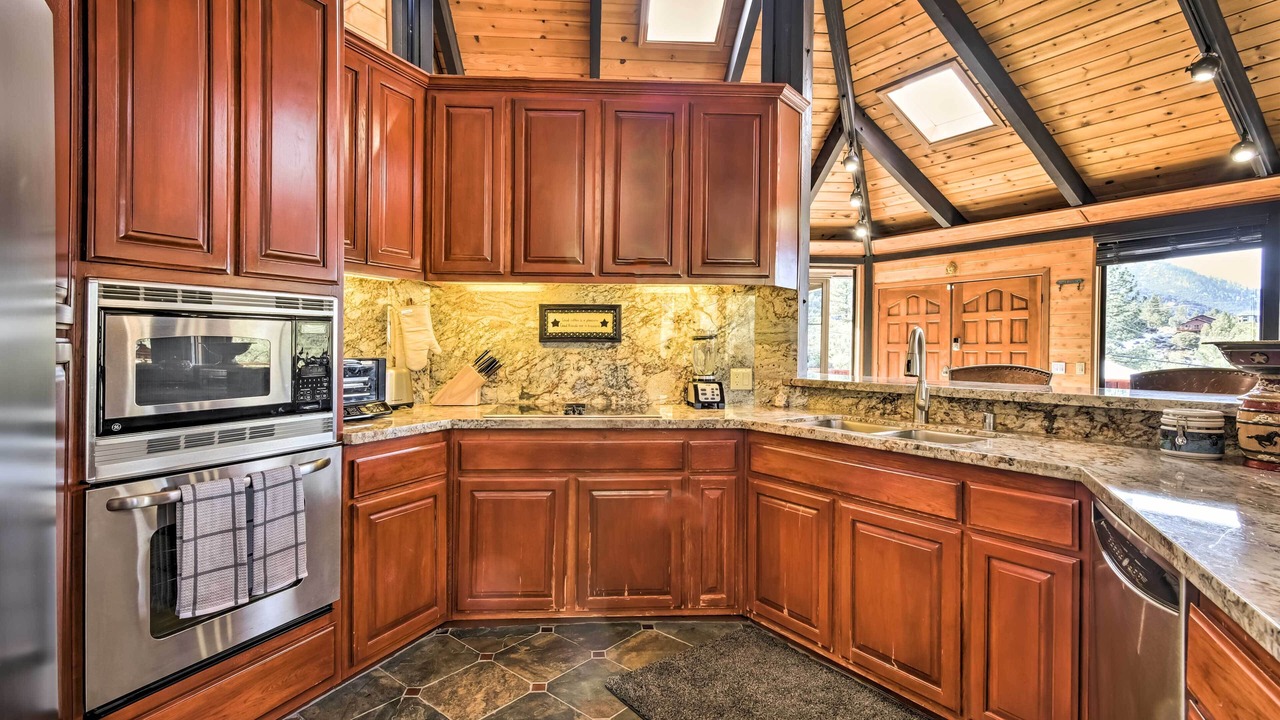 Photo of Kitchen in Pine Mountain Club