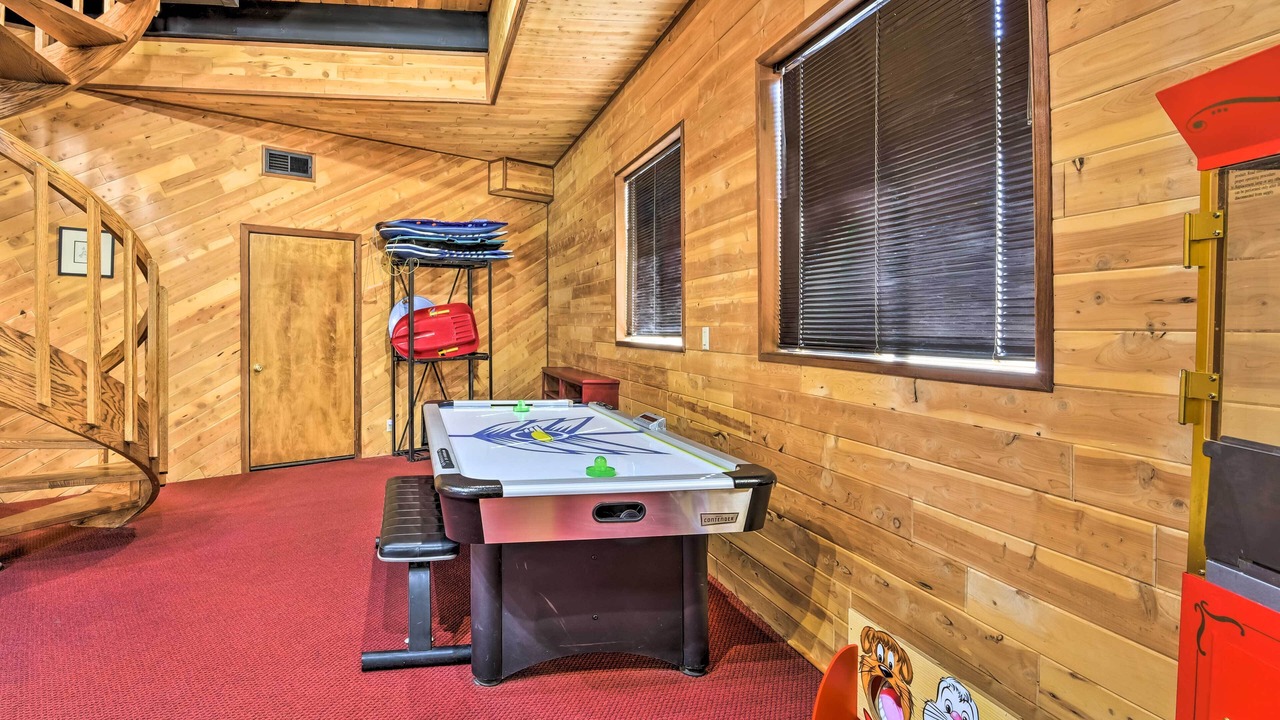 Photo of Bedroom in Pine Mountain Club