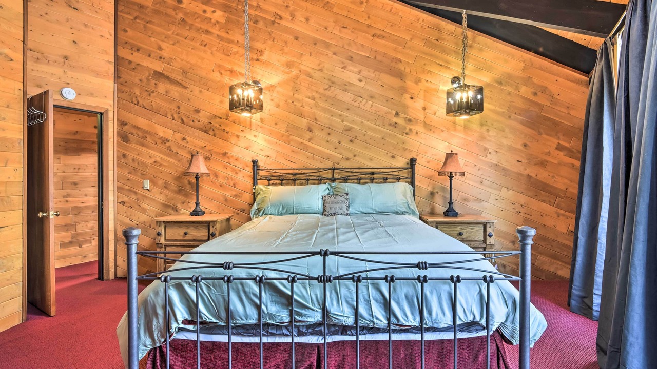 Photo of Bedroom in Pine Mountain Club