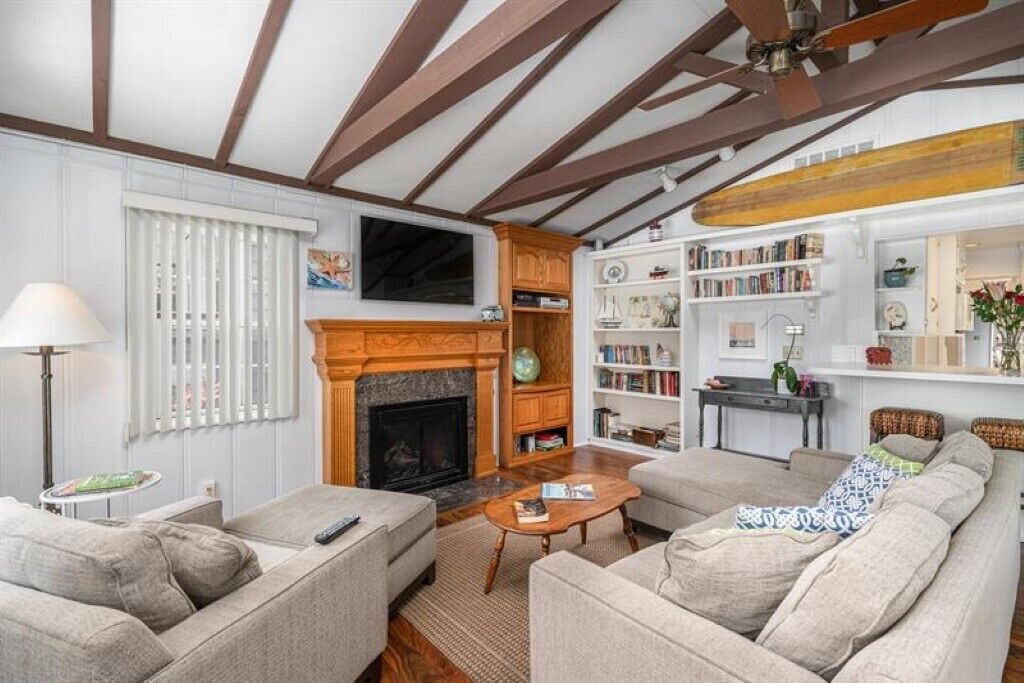 Photo of Livingroom in Balboa Island