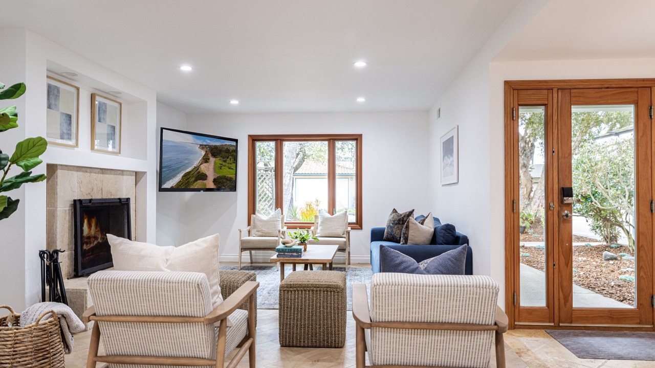 Photo of Livingroom in West Mesa