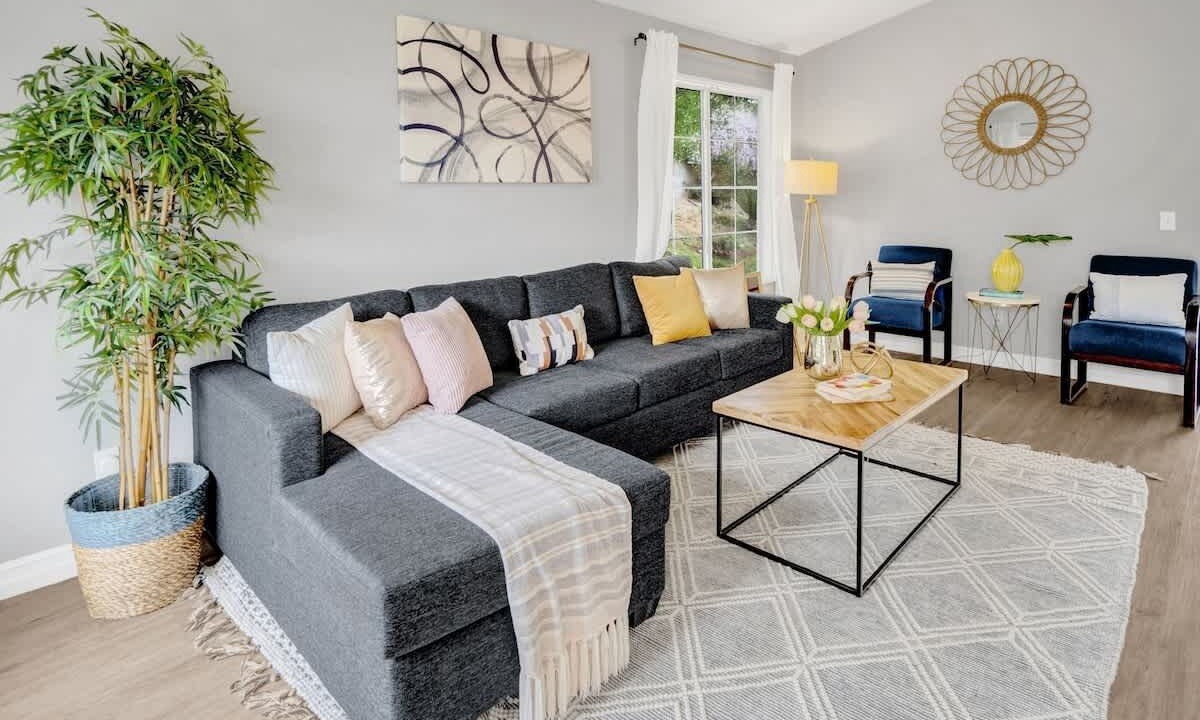 Photo of Livingroom in Stevenson Ranch