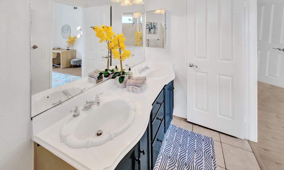 Photo of Bathroom in Stevenson Ranch