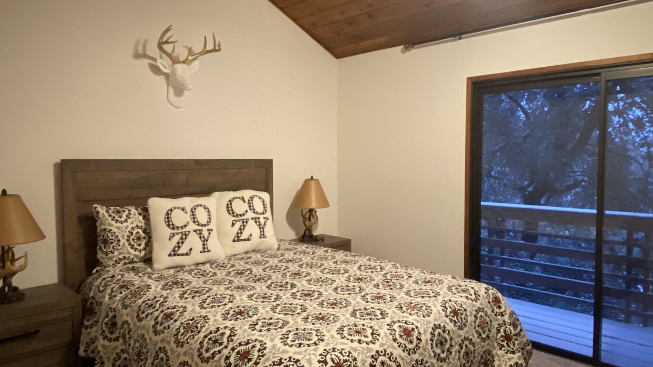 Photo of Bedroom in Idyllwild