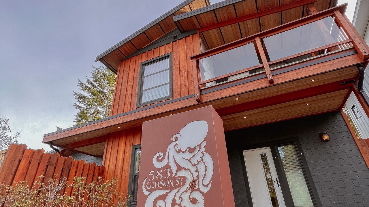 Photo of Others in Tofino