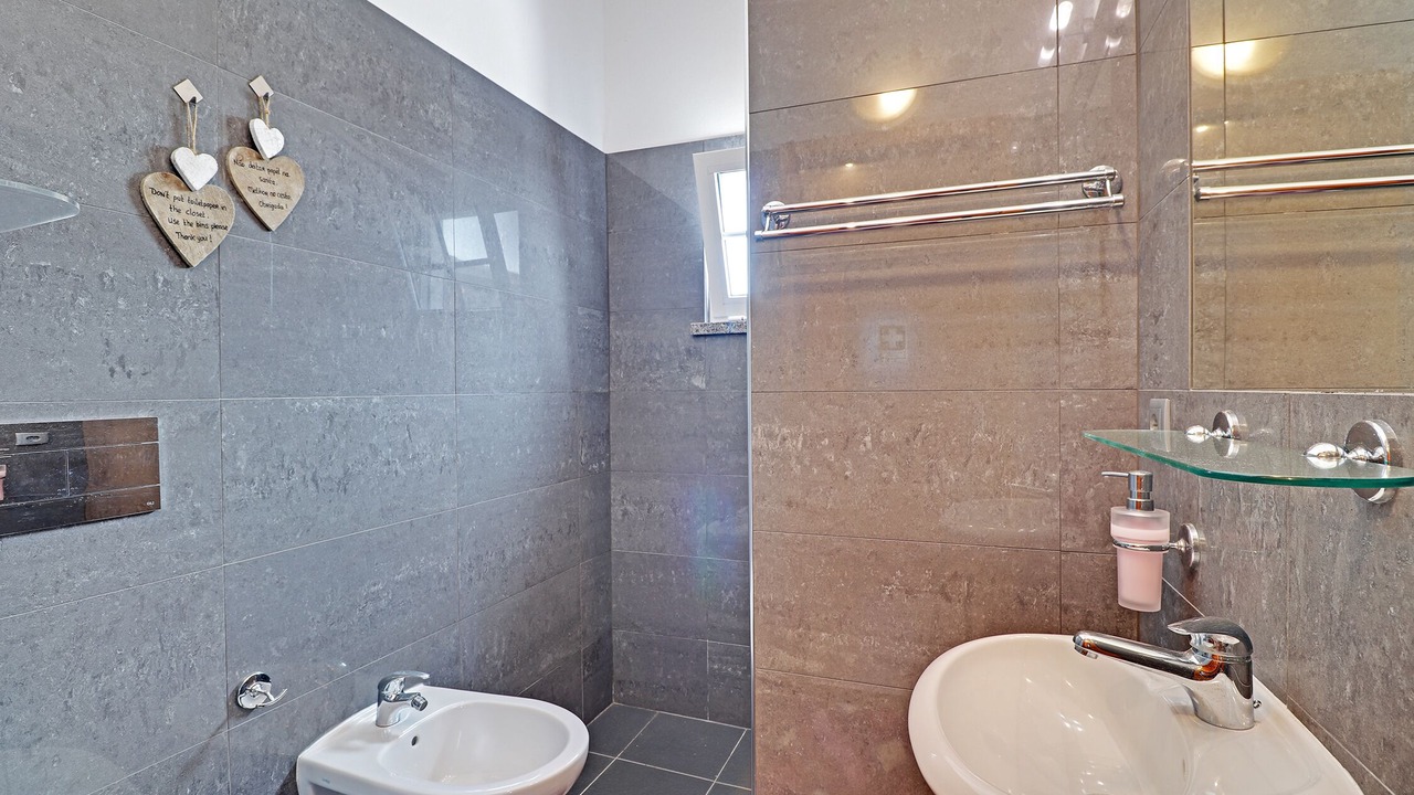 Photo of Bathroom in Aljezur