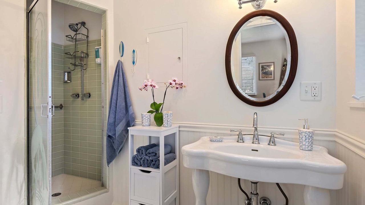 Photo of Bathroom in Toro Canyon