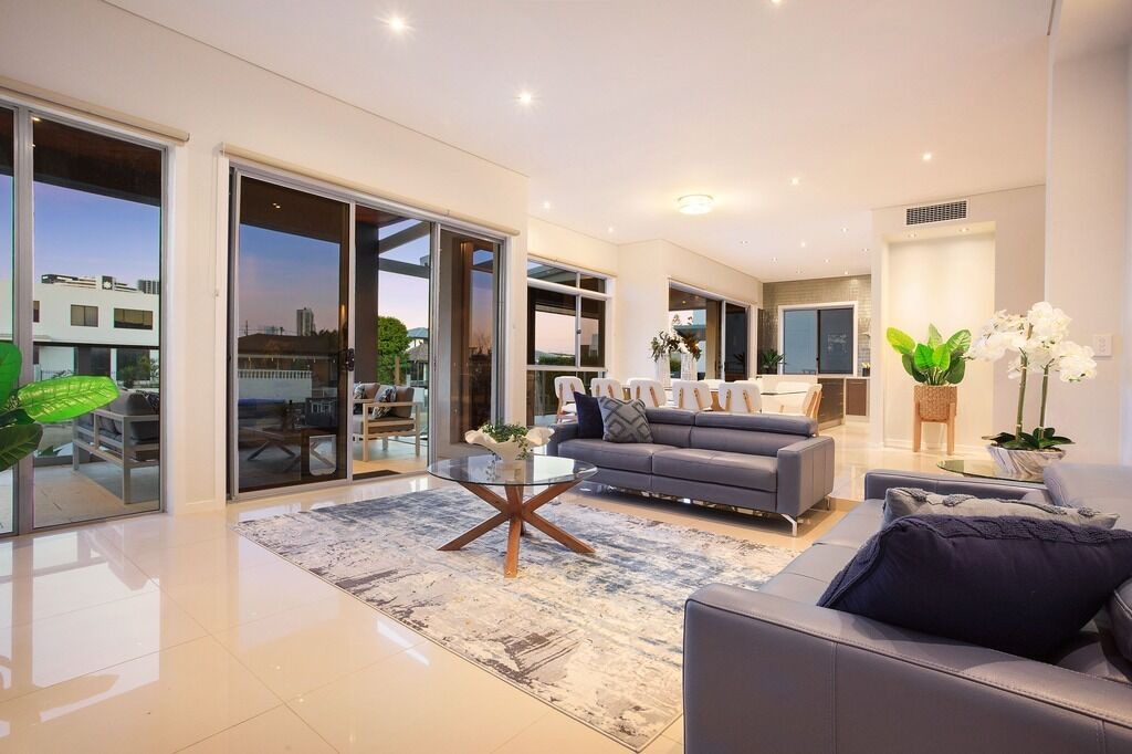 Photo of Livingroom in Broadbeach Waters
