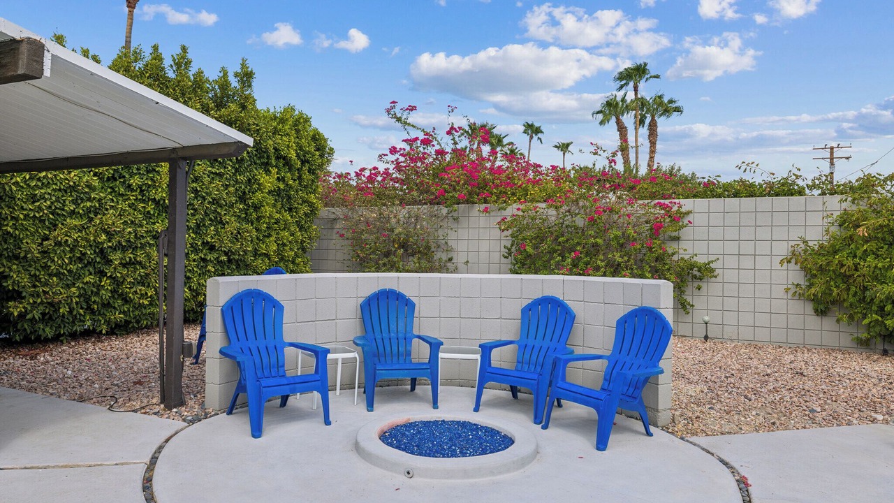 Photo of Outdoor in Racquet Club Estates