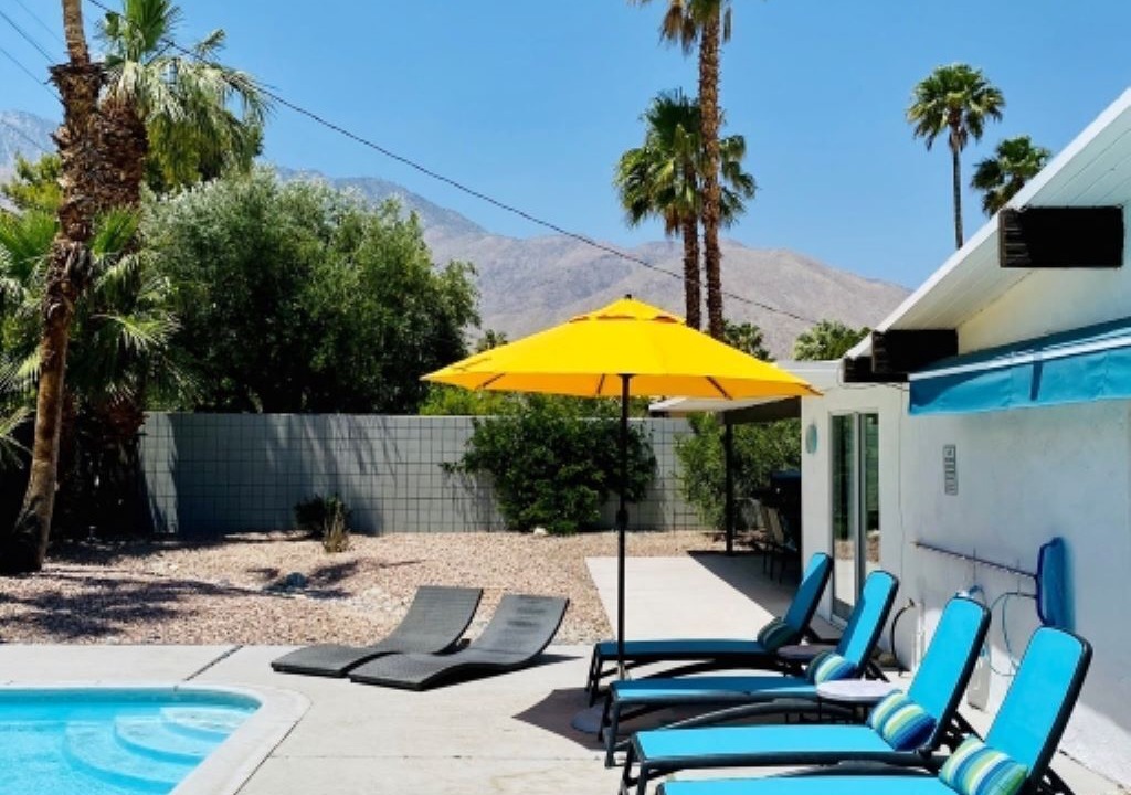 Photo of Outdoor in Racquet Club Estates