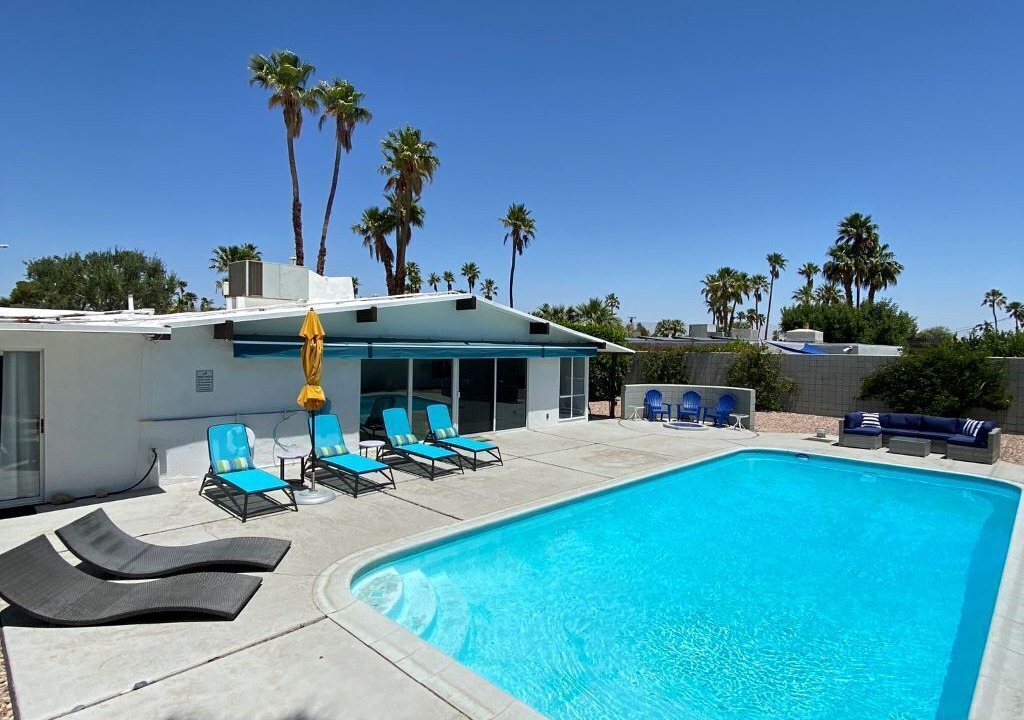 Photo of Outdoor in Racquet Club Estates