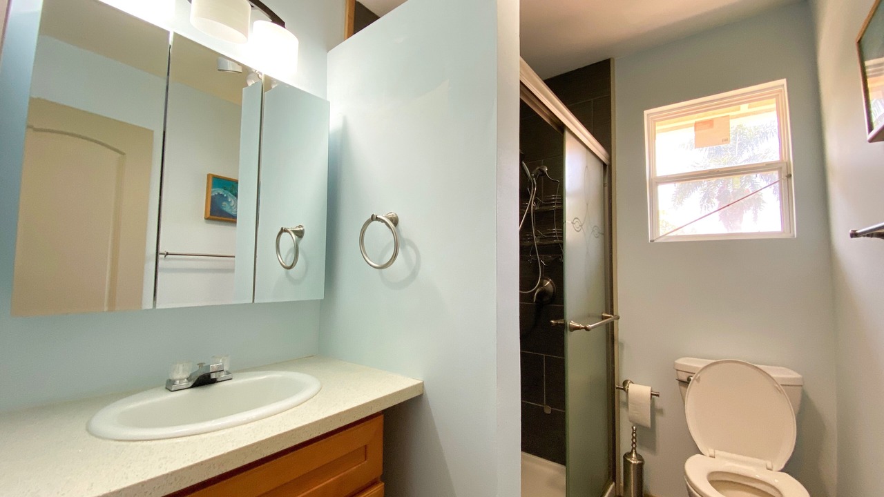 Photo of Bathroom in Mokuleia