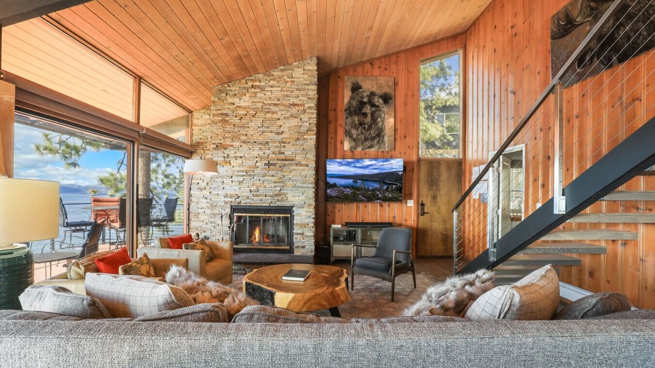 Photo of Livingroom in Zephyr Cove