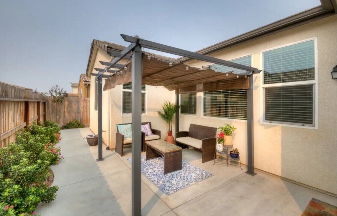 Photo of Patio Balcony in Raisin