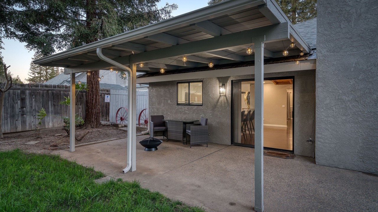 Photo of Outdoor in Raisin
