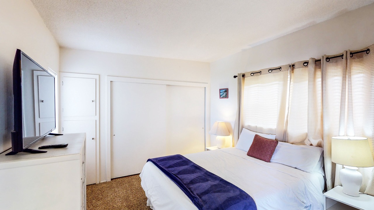 Photo of Bedroom in Summerland
