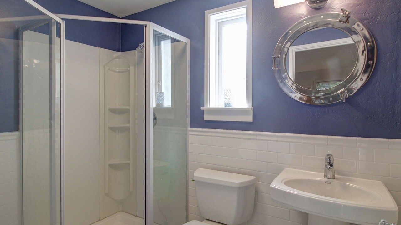 Photo of Bathroom in Oak Park