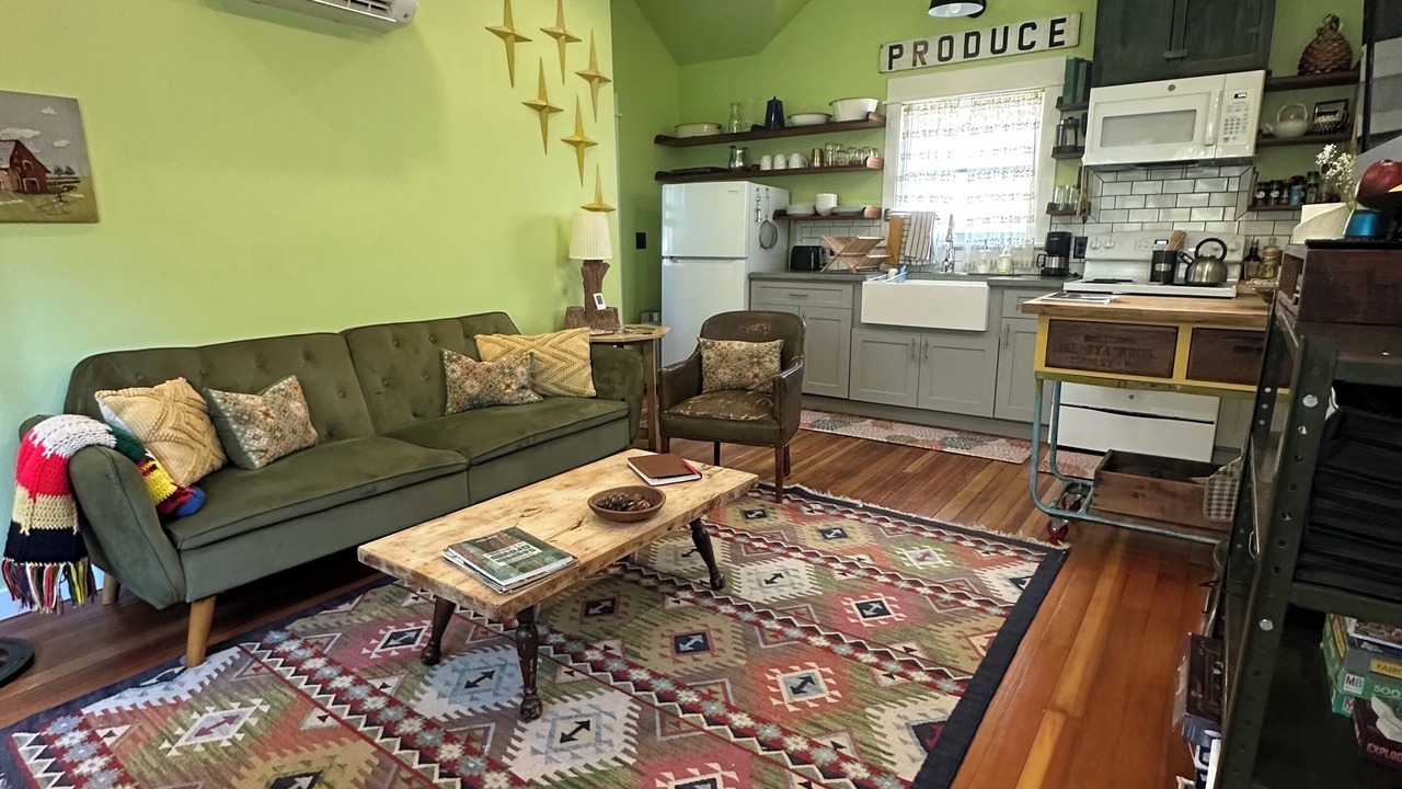 Photo of Livingroom in Posey