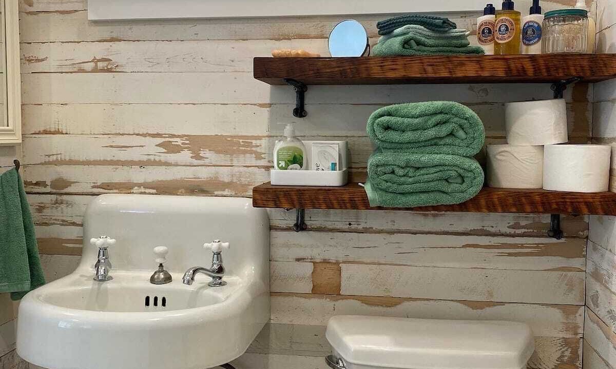 Photo of Bathroom in Posey