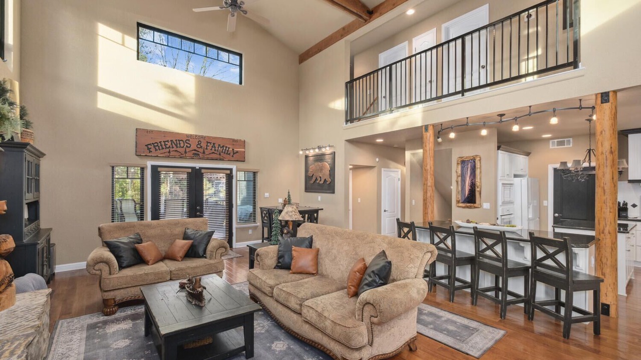 Photo of Livingroom in Bass Lake