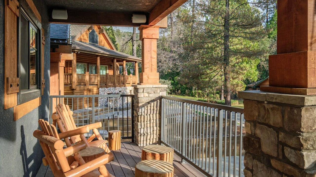 Photo of Patio Balcony in Bass Lake