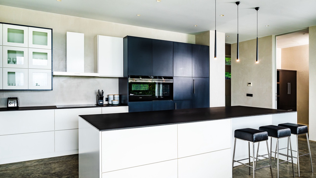 Photo of Kitchen in Black Beauty