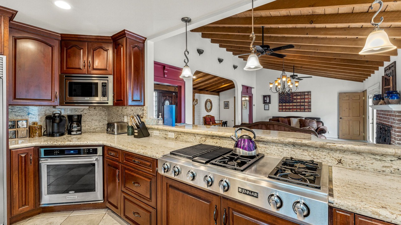 Photo of Kitchen in Racquet Club West