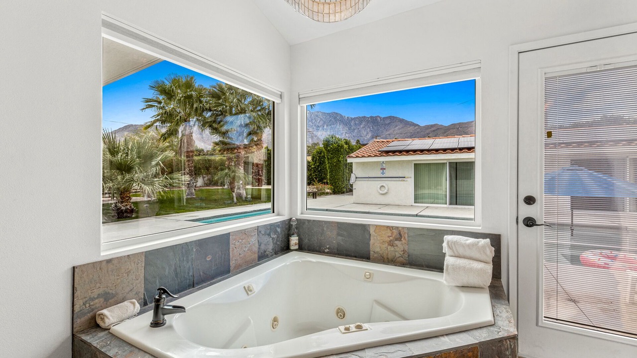 Photo of Bathroom in Racquet Club West