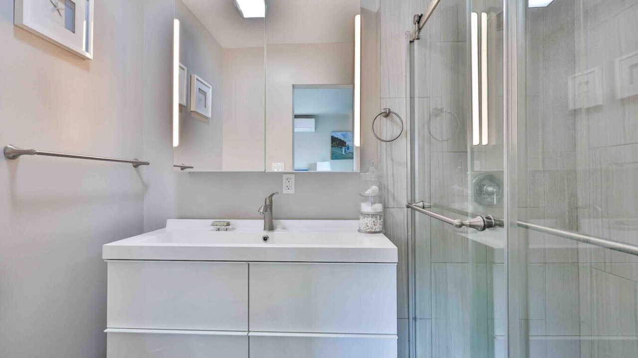 Photo of Bathroom in Allied Gardens