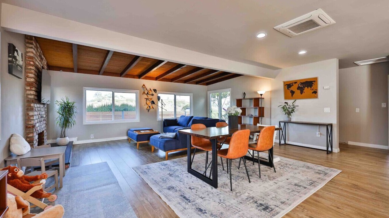 Photo of Livingroom in Allied Gardens