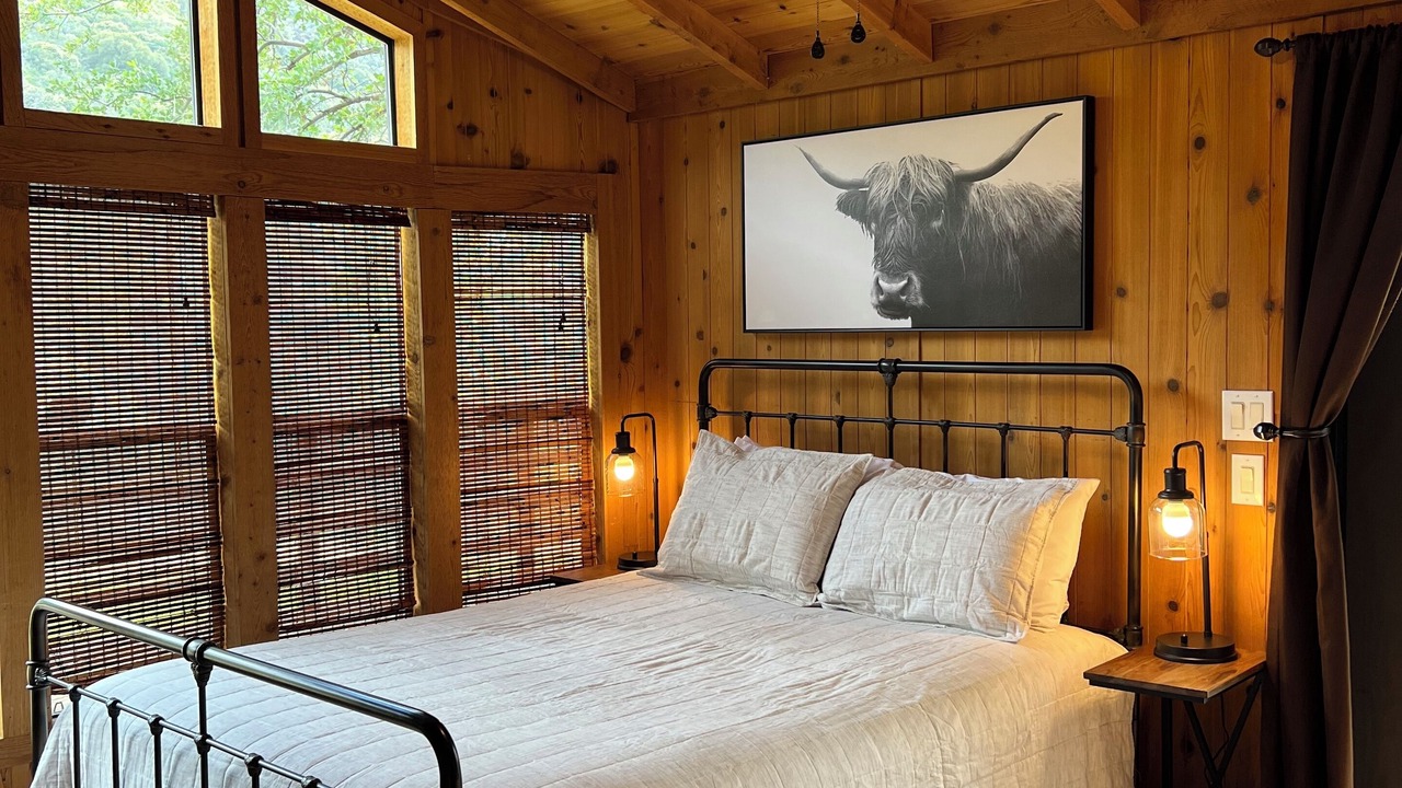 Photo of Bedroom in Three Rivers
