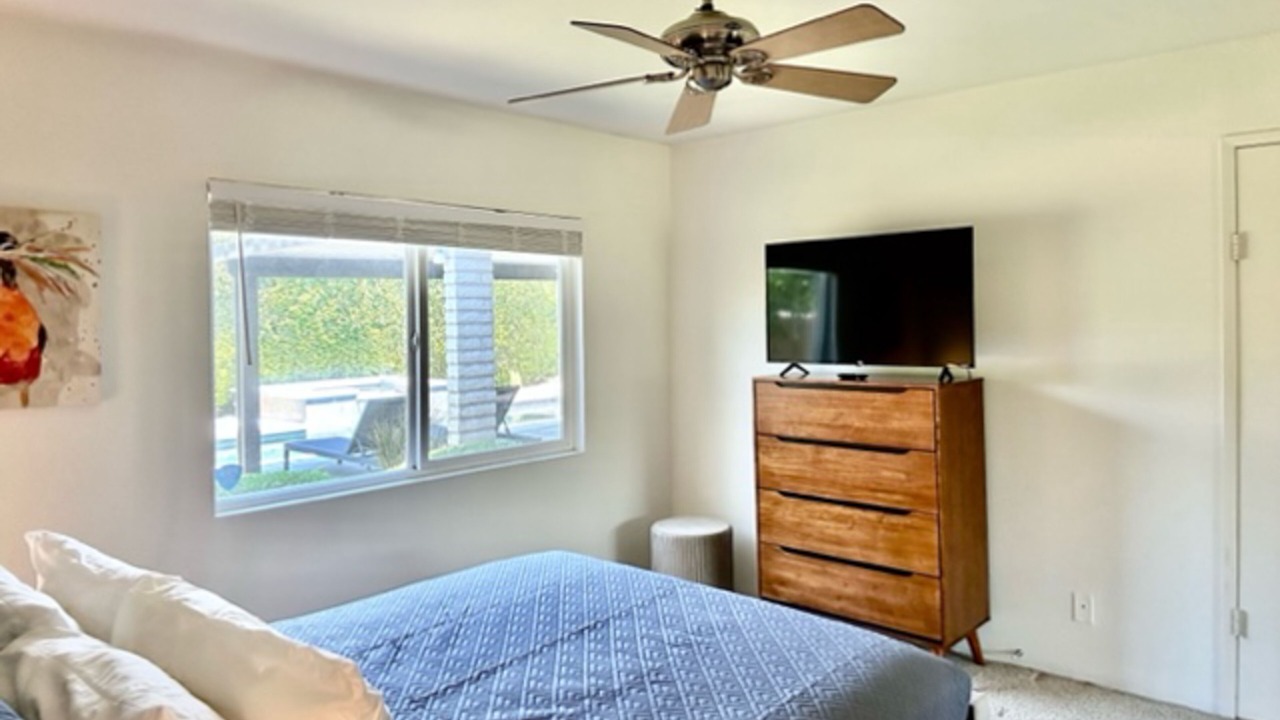 Photo of Bedroom in Racquet Club South
