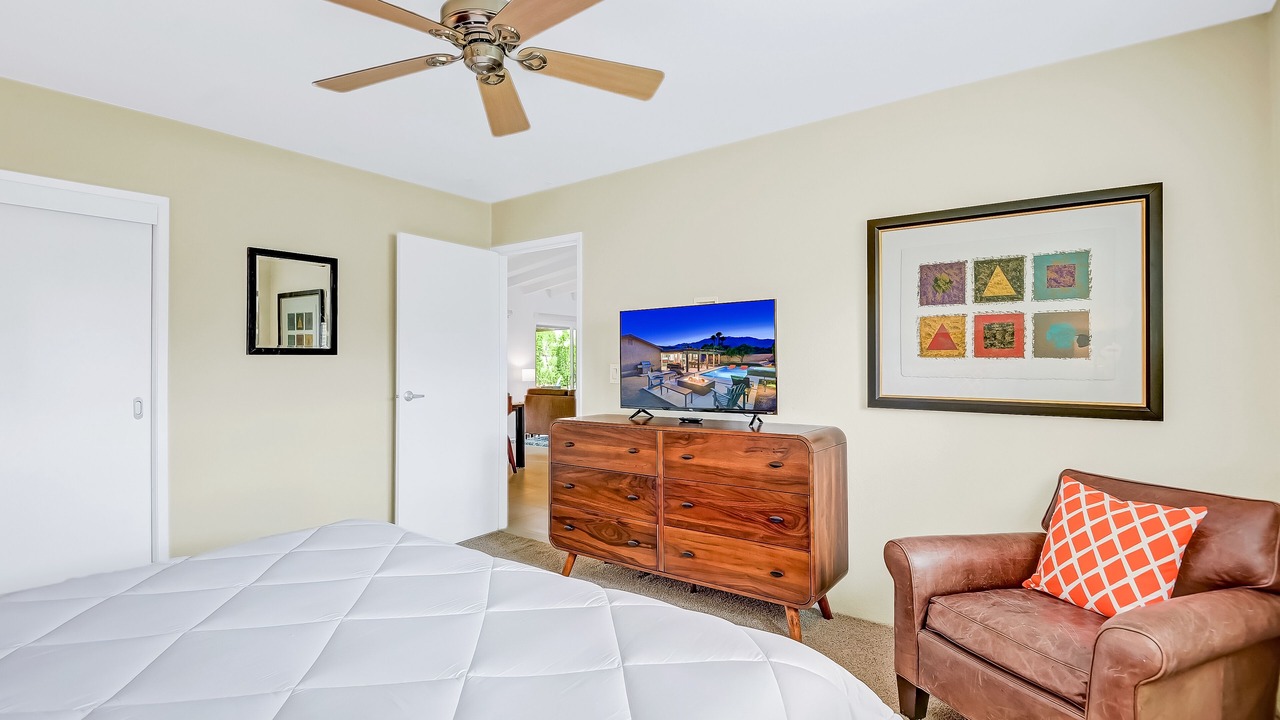 Photo of Bedroom in Racquet Club South