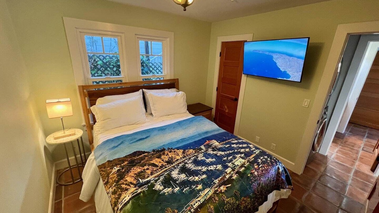 Photo of Bedroom in Avalon