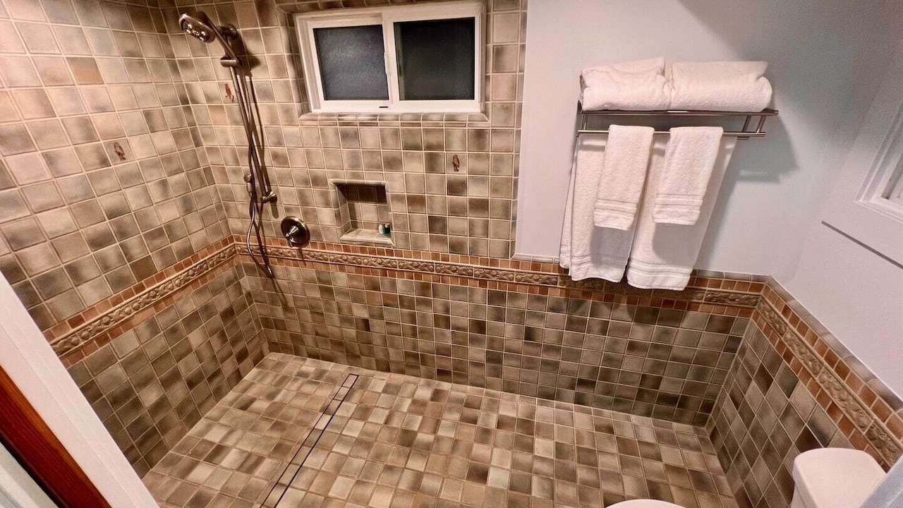 Photo of Bathroom in Avalon